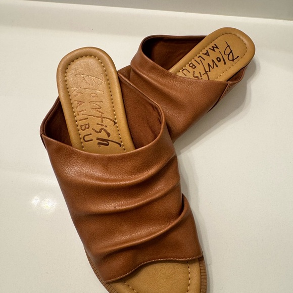 Blowfish Women's Tan Mules - Picture 1 of 6